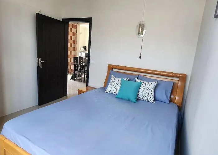 Number 9, 2Nd Floor,Pebble Bay Appartments