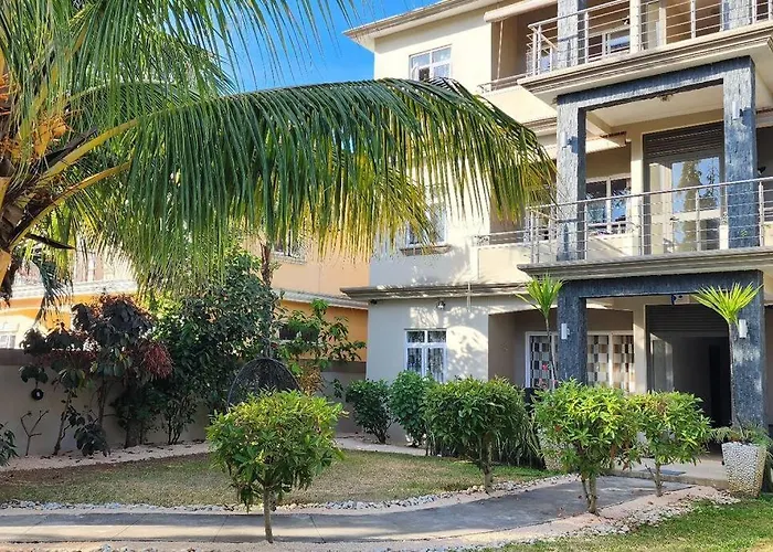 Number 9, 2Nd Floor,Pebble Bay Appartments